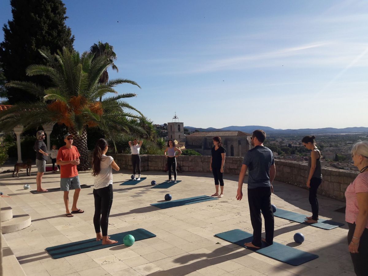 Cours de pilates en extérieur à Hyères 83400
